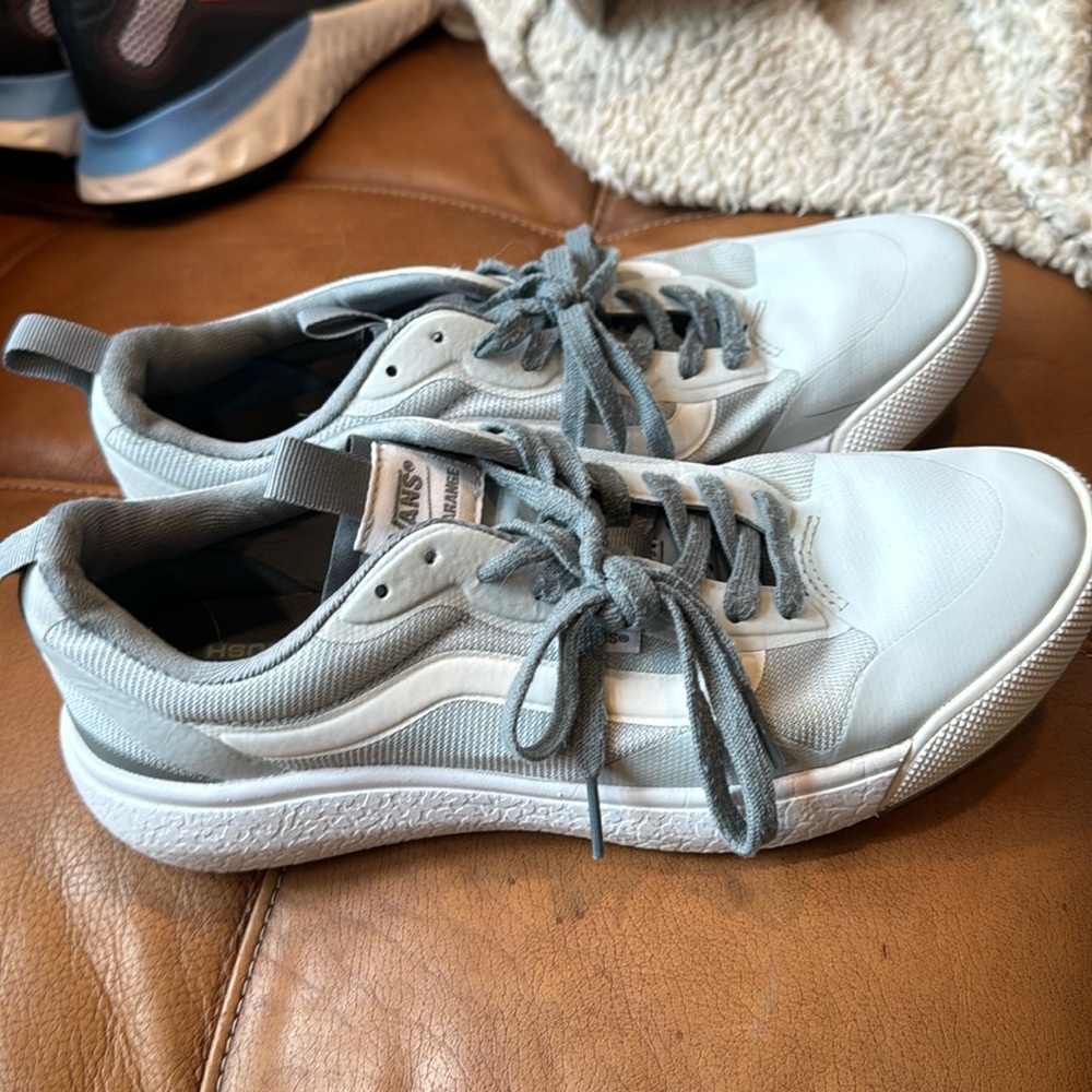Vans UltraRange women’s shoes - like NEW